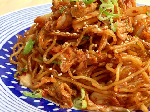 酸っぱくなったキムチの消費に♪キムチ焼きそば